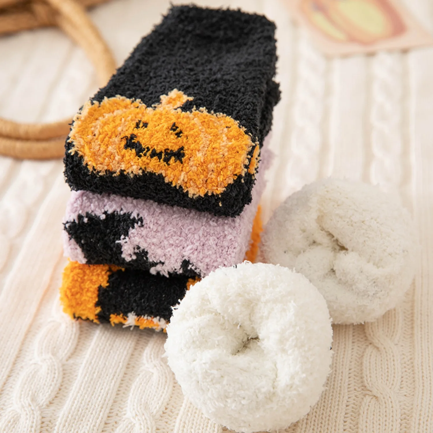 1/10 Pairs Women Halloween Fuzzy Crew Socks Warm Thick Plush Socks Cute Pumpkin Ghost Witch Bat Cartoon Winter Cozy Long Socks