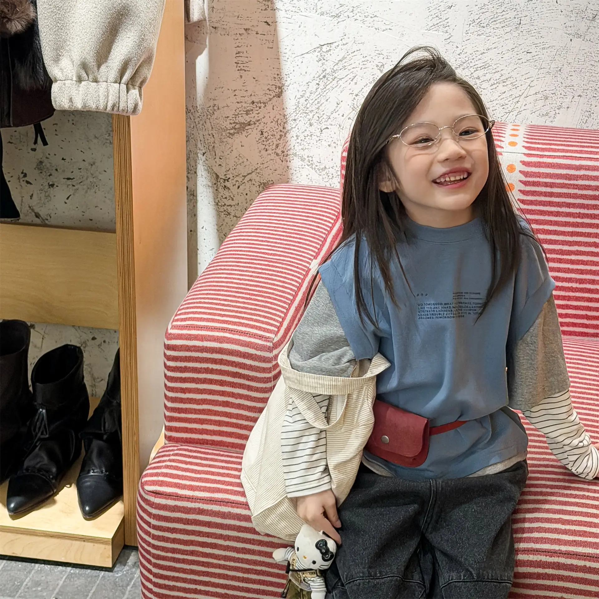 

2026 Spring New Children Long Sleeve T Shirts Girls Letter Print Bottoming Shirts Cotton Boys Casual Sweatshirt Kids Clothes