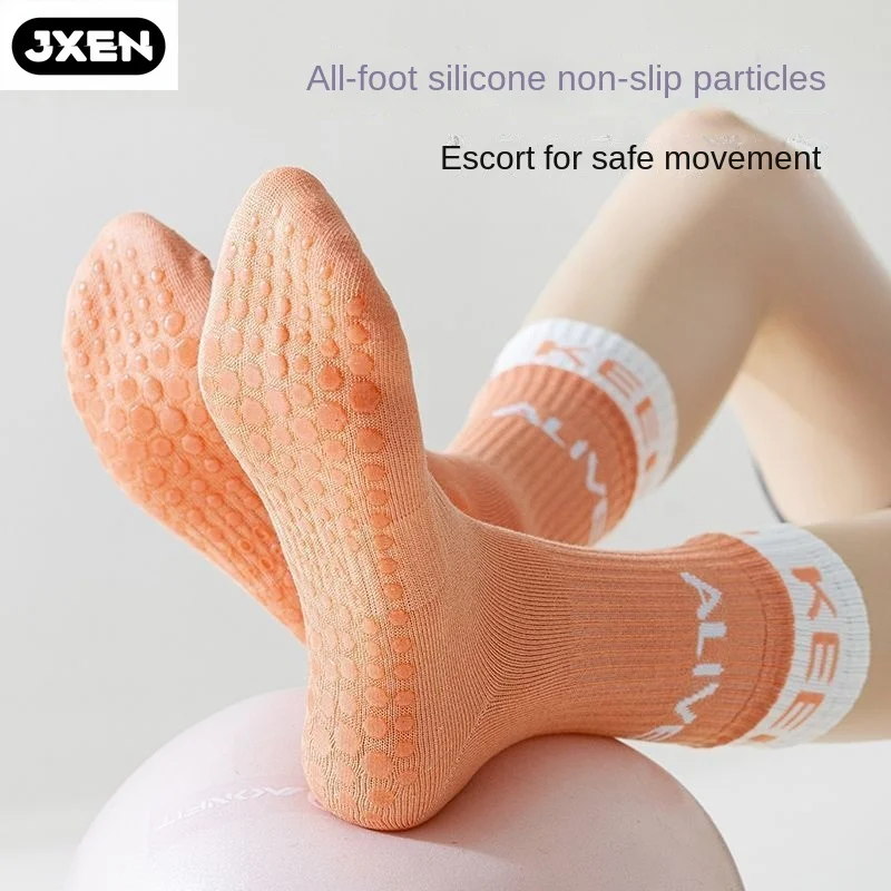 Breathable Unisex Yoga Socks with Non-slip Silicone for Jumping Exercise in Autumn and Winter