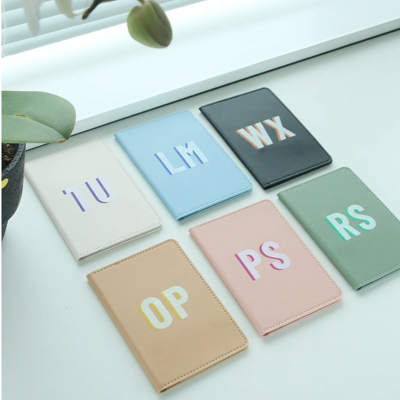 Customizable Monogram Passport - đánh giá và giá Travel Accessories Hong Kong