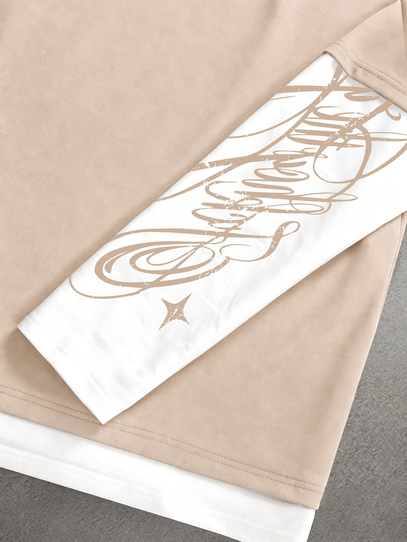 Herren- und Damen-T-Shirt mit Langen Ärmeln, Zweiteiliger Optik, Stern-Logo, Kursivdruck, Mehrlagiger Rundhalsausschnitt, Y2K Hip-Hop Streetwear, Oversized-Top – Detail 16