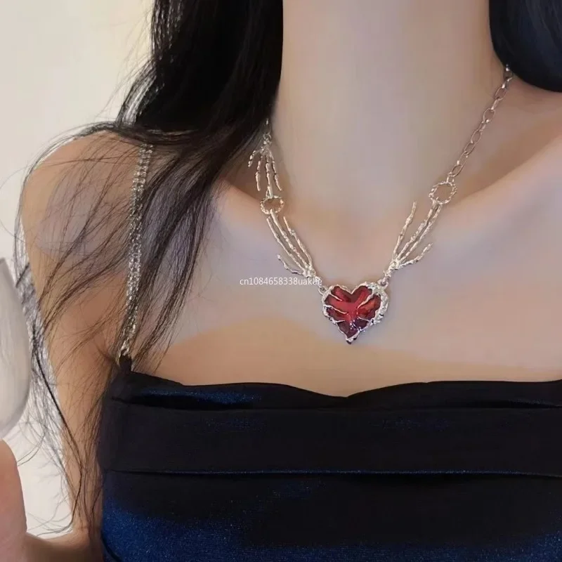 Skull Claw Heart Necklace for Women Trendy Red Crystal Thorn Love Exaggerated Dark Chokers Accessories Fashion Jewelry Gothic