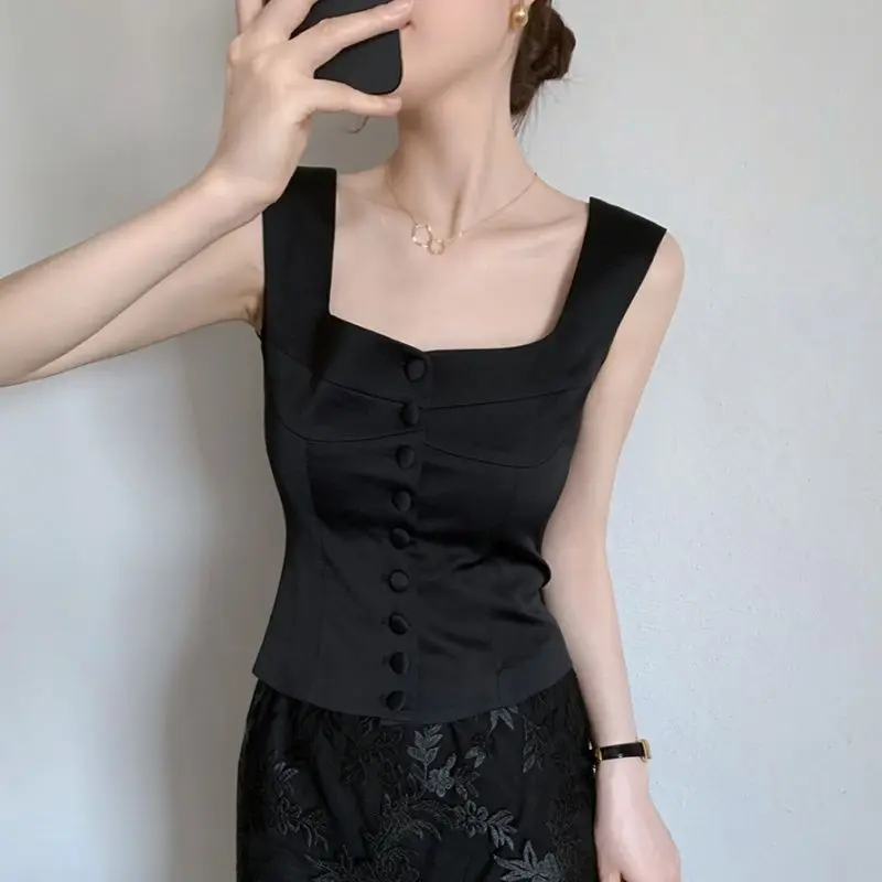 French casual vest style fashionable women's clothing 2025 autumn new item with square neck sleeveless vest top inside