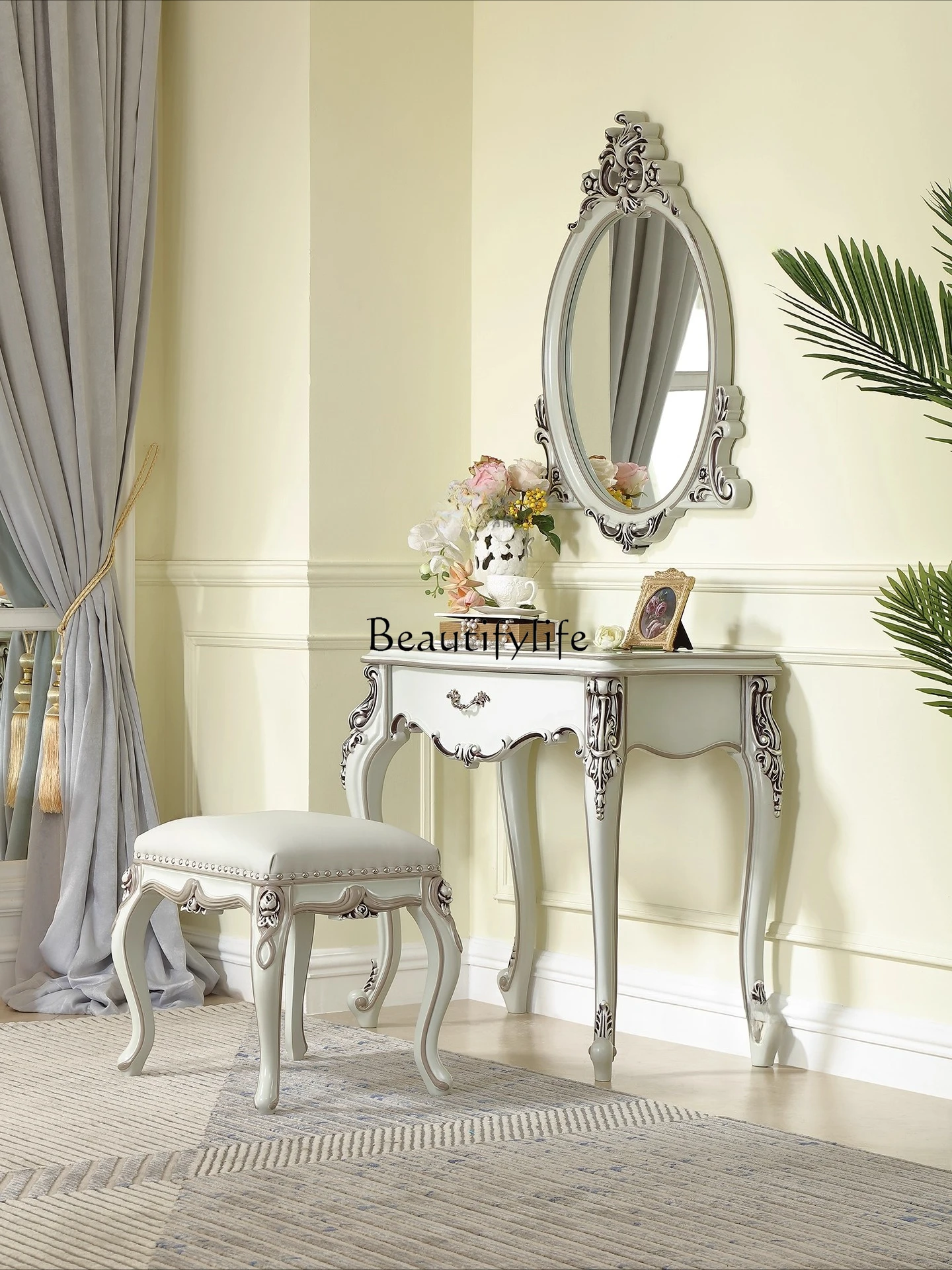 

French court dressing table European solid wood dressing table Master bedroom dressing table