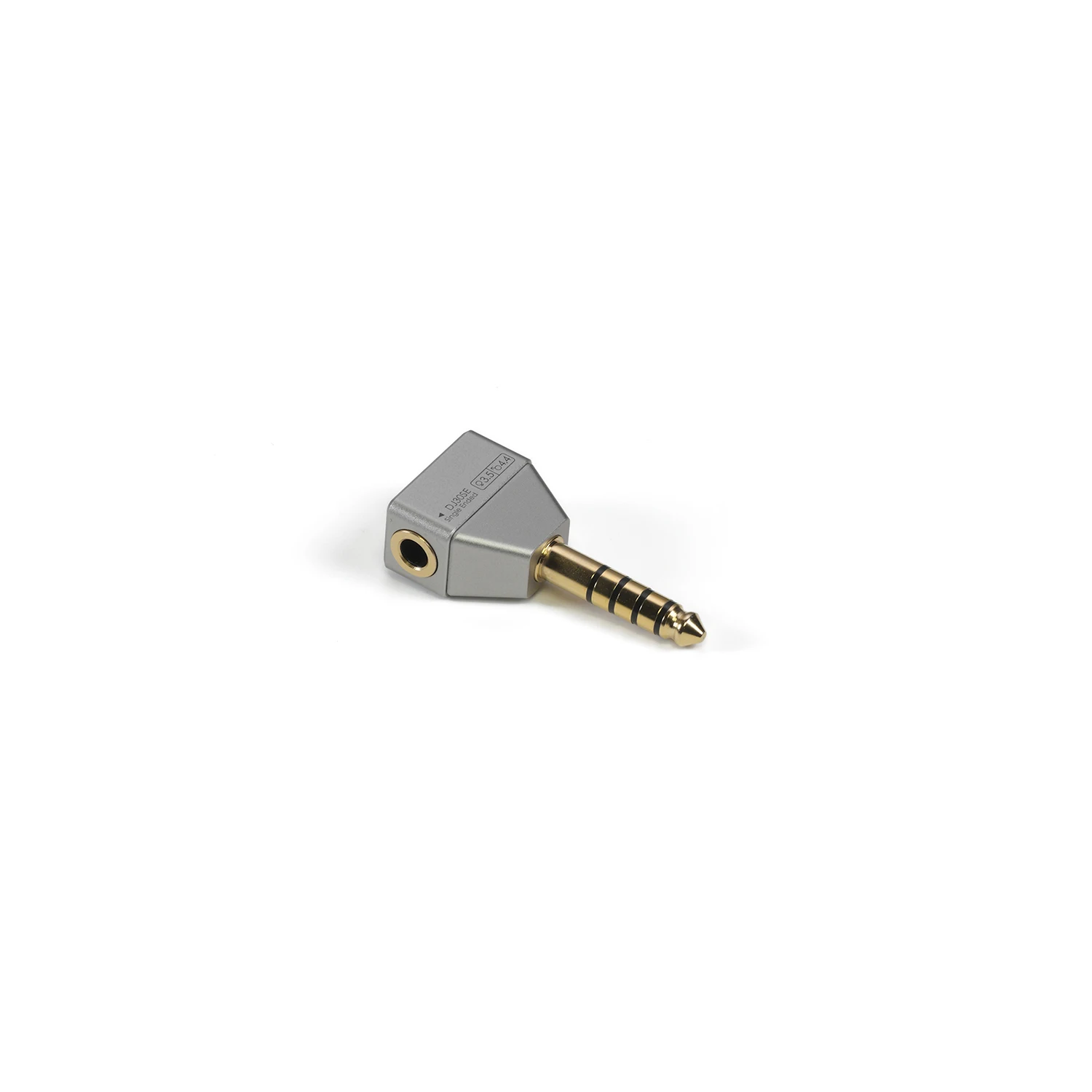 Adaptateur monophasé DDHIFI DJ30SE 4,4 mm mâle vers 3,5 mm femelle avec profil compact optimisé pour une utilisation sans désordre