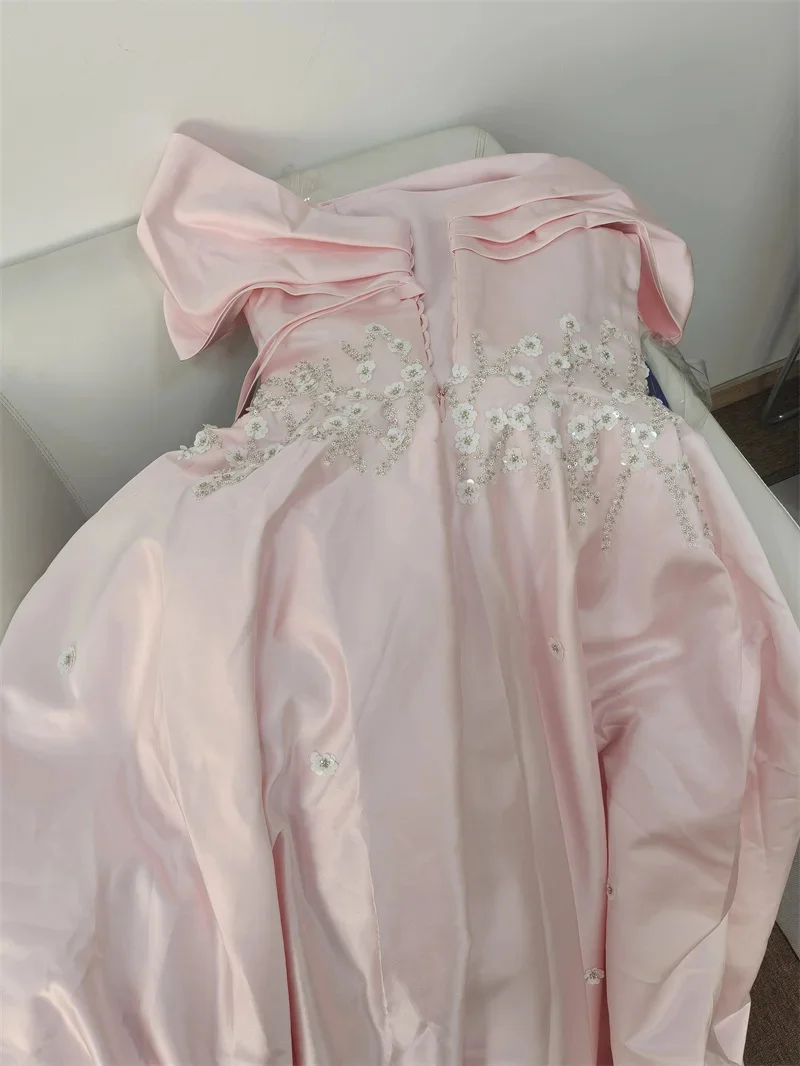 فساتين سهرة فاخرة من الساتان قبالة الكتف مطرز بالترتر على شكل حرف a فستان هوت كوتور أنيق أنيق بطول الأرض للحفلات