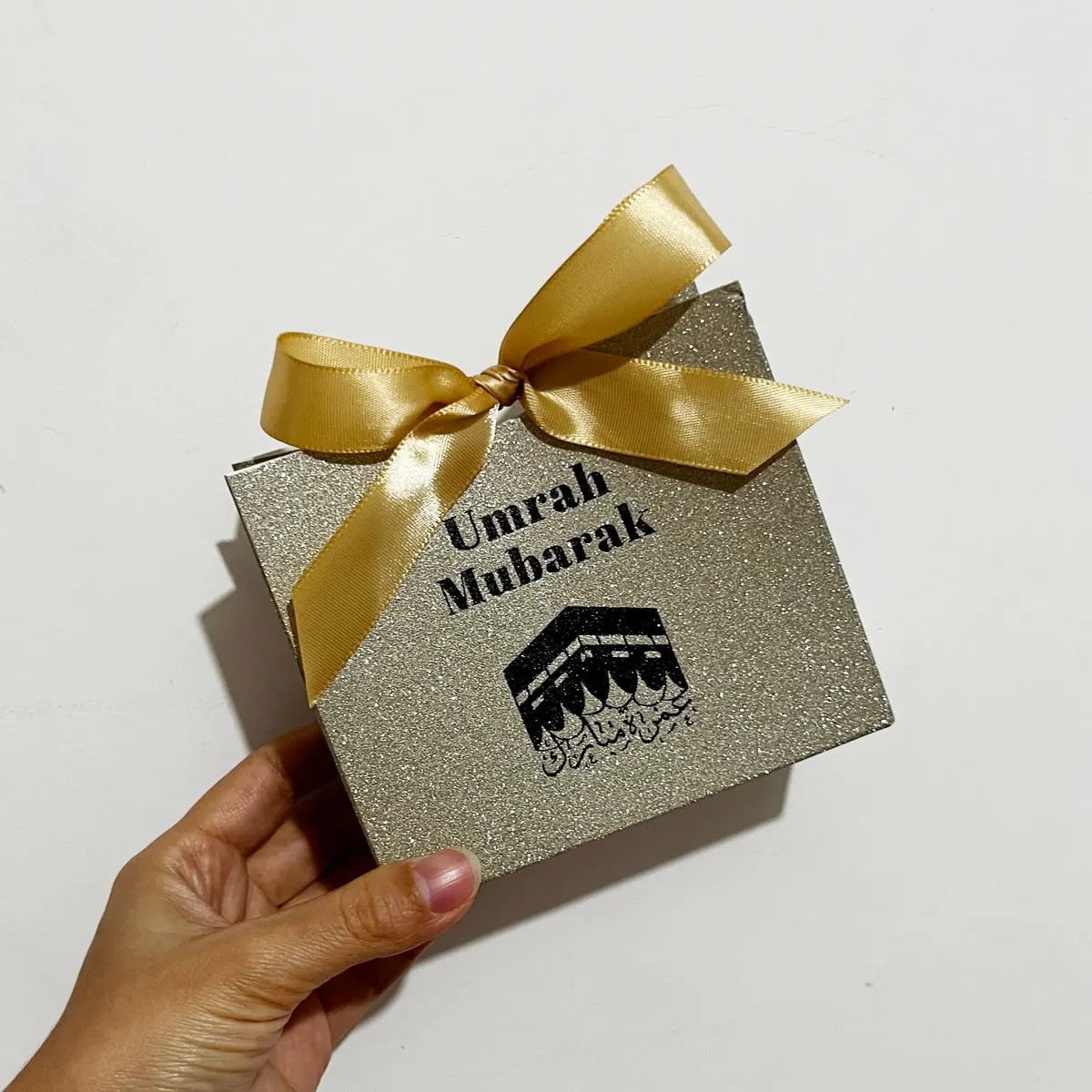 Elegant Shiny Umrah Mubarak Gift Box for Muslim Islamic Ramadan Kareem Iftar Eid al-Fitr Hajj Congratulation Keepsake Decoration