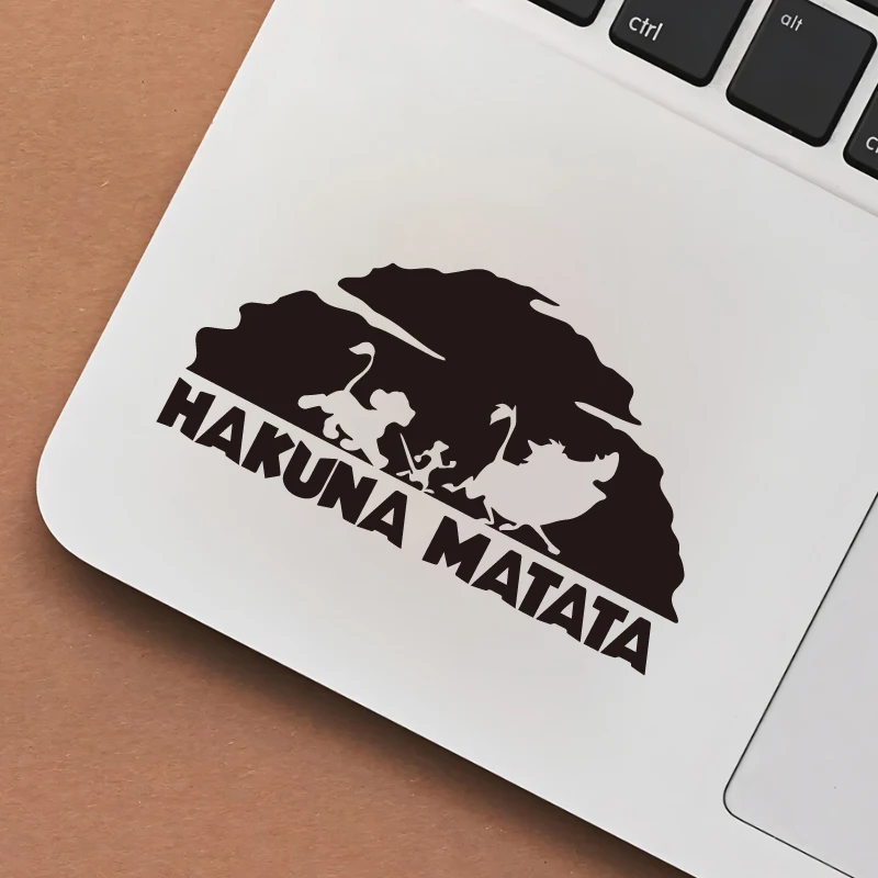ملصق سيارة الأسد "Carefree Vibe" - يتميز بصيلات الأسد والحيوانات الأخرى، وهو مثالي لنوافذ السيارة/الجسم. أضف ضوء