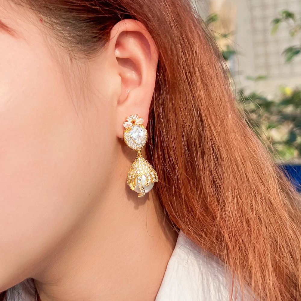 CWWZircons Glänzende CZ-Hängeohrringe, luxuriöse lange Perlen-Charm-Ohrringe für Damen, Hochzeits-Brautschmuck, Accessoire, Großhandel E0955 – Detail 3