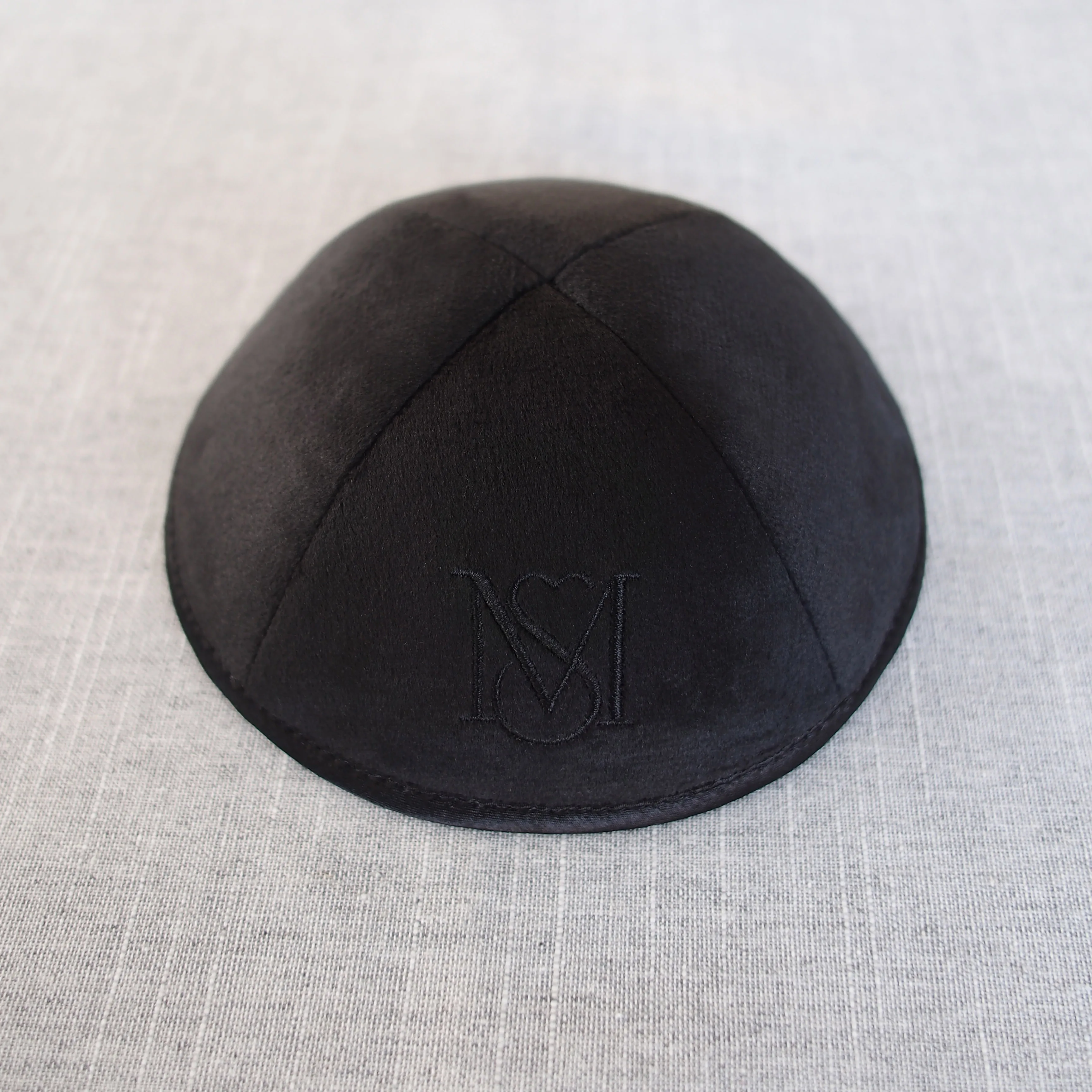 Luxus Wedgewood Satin Kippa - usage example