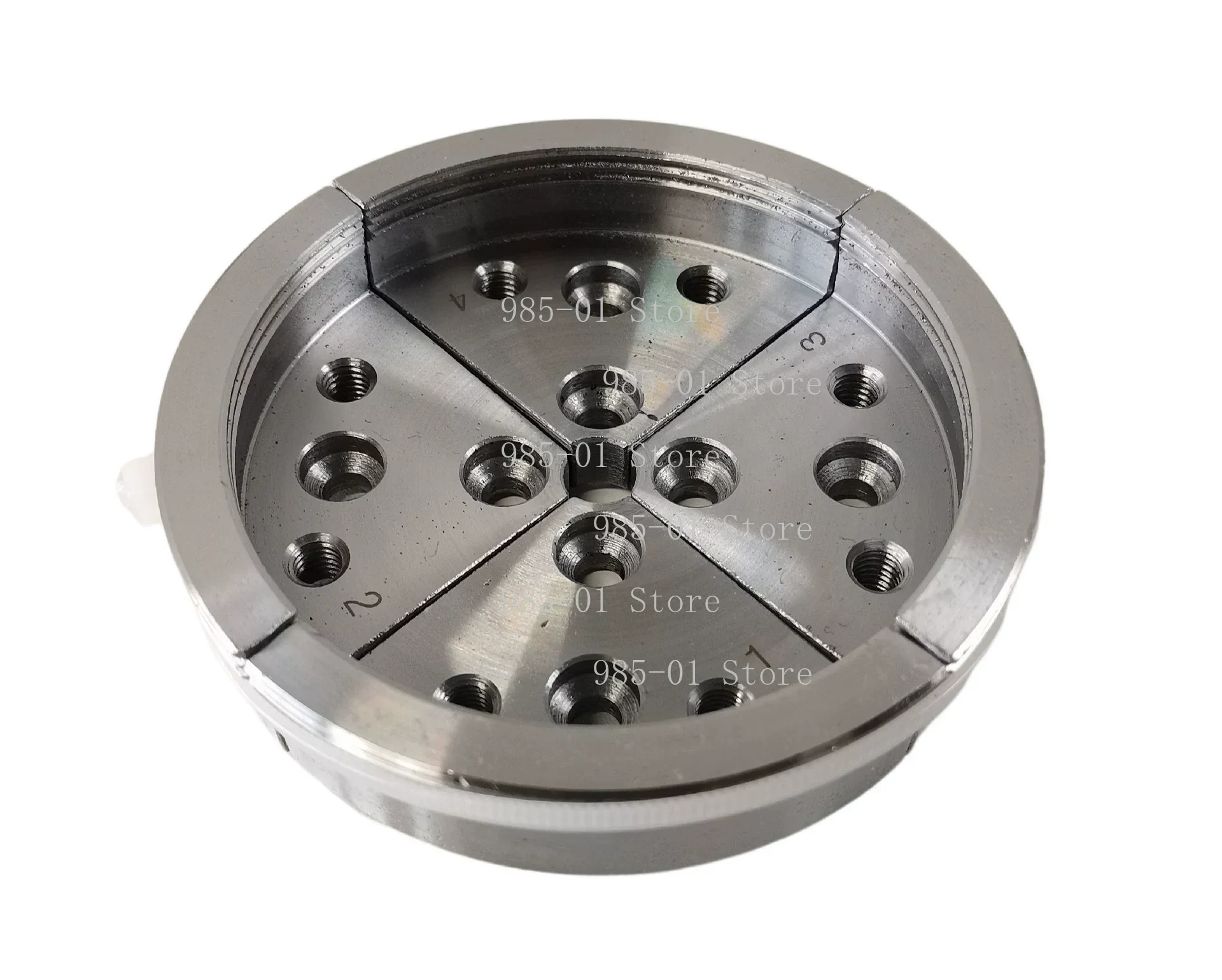 Self-centering wood lathe chuck jaws with screw threads, high grip design for secure wood clamping