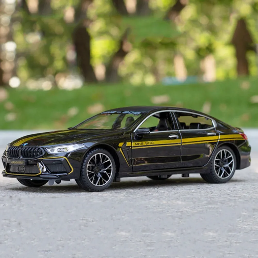 

1:24 BMW M8 MH8-800 Спортивные автомобили Миниатюрные игрушки Модели из сплава литья под давлением со откатным звуком автомобиля Световой автомобиль Детская коллекция подарков