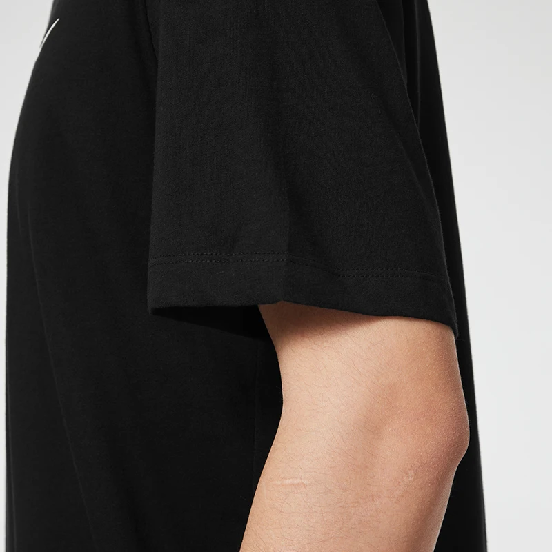 تي شيرت رجالي من Nike as m Nsw Tee Icon Swoosh قطن قابل للتنفس نصف كم للتنقل واللياقة البدنية والرياضة بأكمام قصيرة Dc5095-010