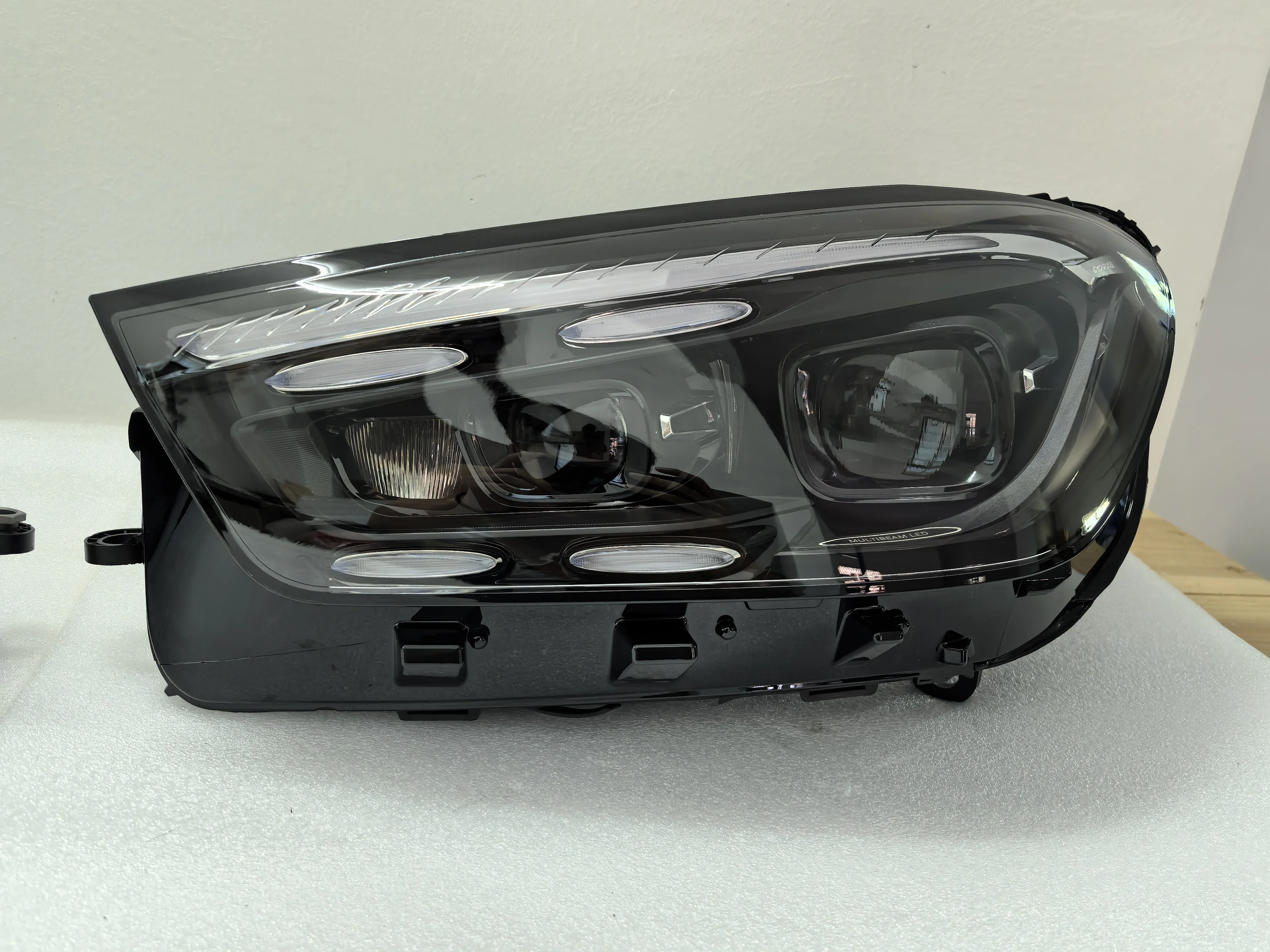 مجموعة ملحقات W167 الأصلية 2023-2024 ترقية منخفضة إلى عالية للمصباح الأمامي الهندسي متعدد الشعاع GLS W167