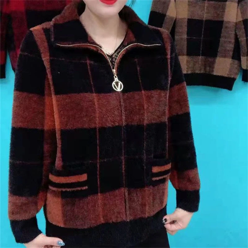 New Autumn Winter Middle Aged Elderly Women Fashion Vintage Plaid Mink Velvet Thick Warm Coats Mother Casual Loose Zipper Jacket