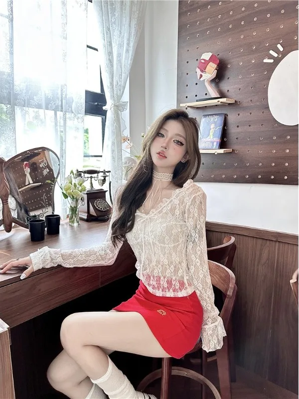 

Lace Base Shirt Women's Sleeveless Inner Wear Beautiful Bell Sleeve Top Pure Desire Style Early Spring New Arrival Sexy Style