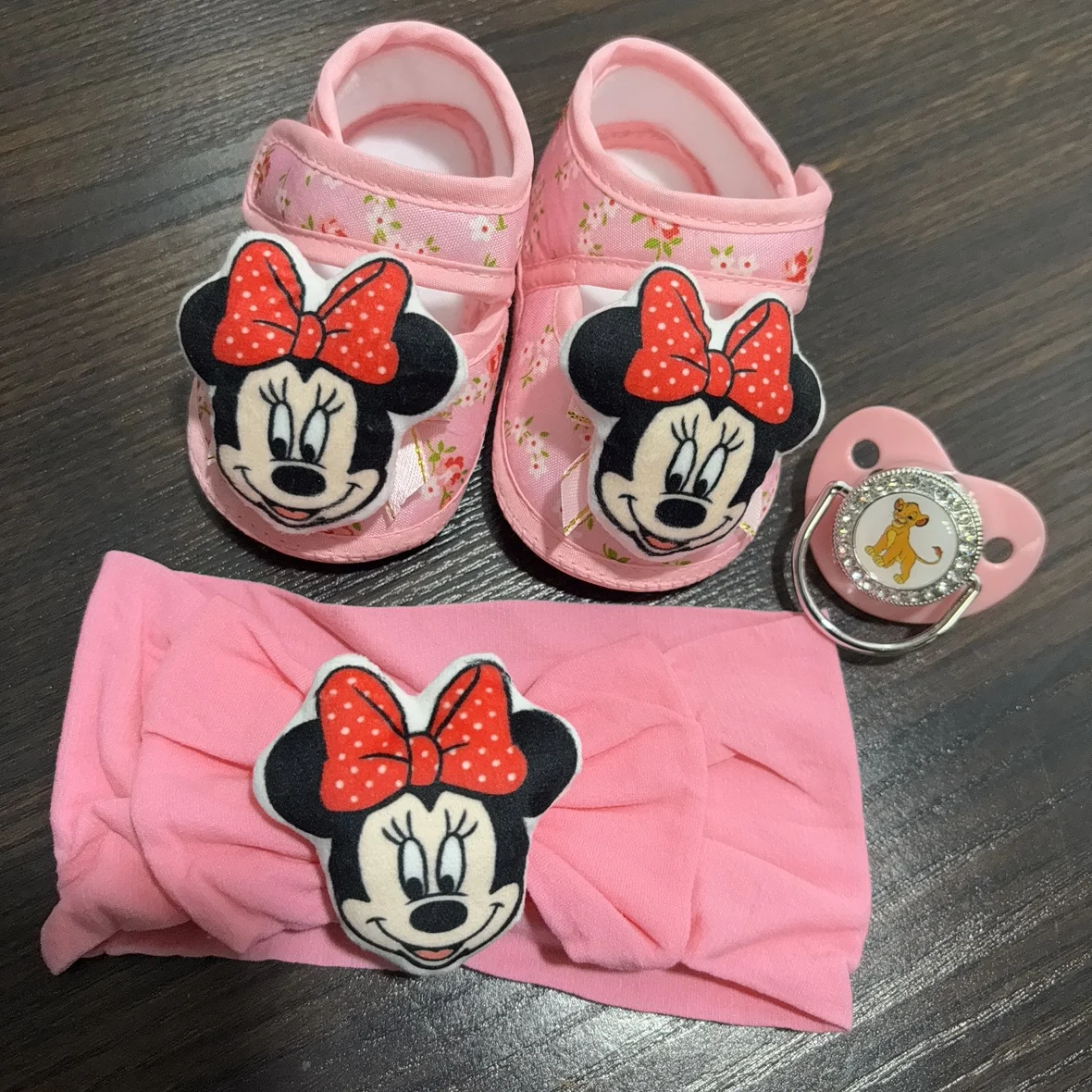 

Baby soothing nipple set with cartoon designs - Newborn feeding soothing nipple & baby shoes & baby headband Suitable for baby