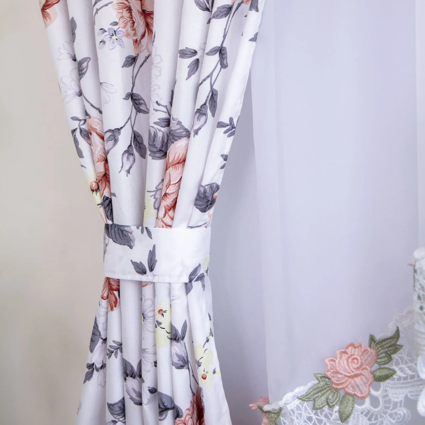 1PC Vintage Rose Print Rod‑Pocket Sheer Curtain, Scalloped Floral Lace Trim,  For Bedroom , Sweet Housewarming Gift