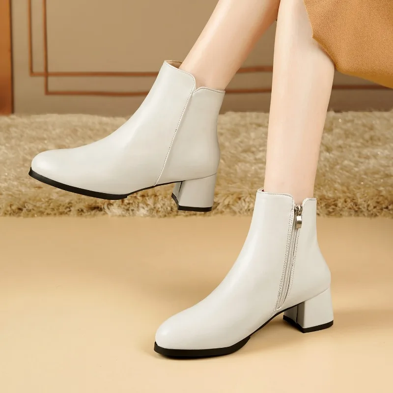 Temperament Commuting Heightened Shallow-mouth Short Boots 2025 Winter New Fashion Side Zipper Design Thick Heel Chelsea Boots