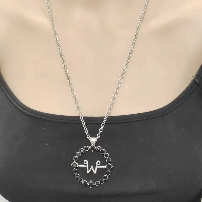 البرامج التلفزيونية رسالة ث الأربعاء قلادة القلائد للرجال النساء المعادن والمجوهرات هدية تأثيري الملحقات