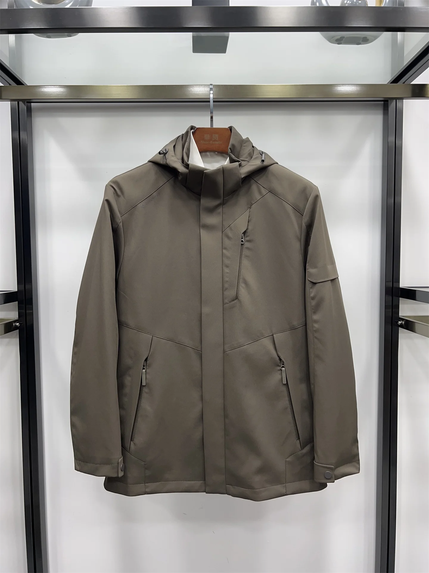 

Non-Saints Men's Outdoor Windbreaker Jaet New Autumn 2025 Casual Faionable ex Removeable Cap Windproof Hiking Coat