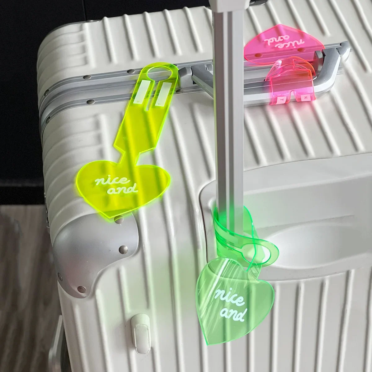 PVC Fluorescent Heart-shaped Luggage Tag Boarding Pass Anti Loss Label for Checked Travel Suitcase Identify Tags