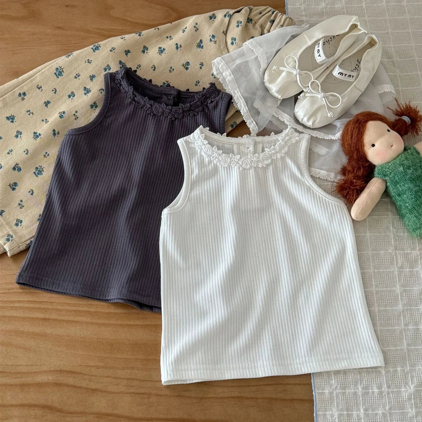 

2025 Summer New Product Girls' Tank Top Solid Color Sleeveless Simple Fashion Korean Edition Lace Korean Edition