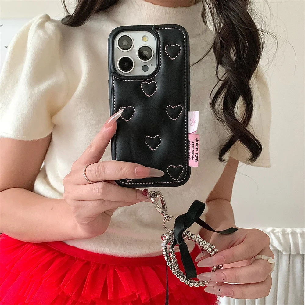 

Fashion Leather Embroidered Line Love Phone Case for iPhone 16 Pro Max 13 14 15 17 Pro Cover With Charm Cute Shockproof Cases