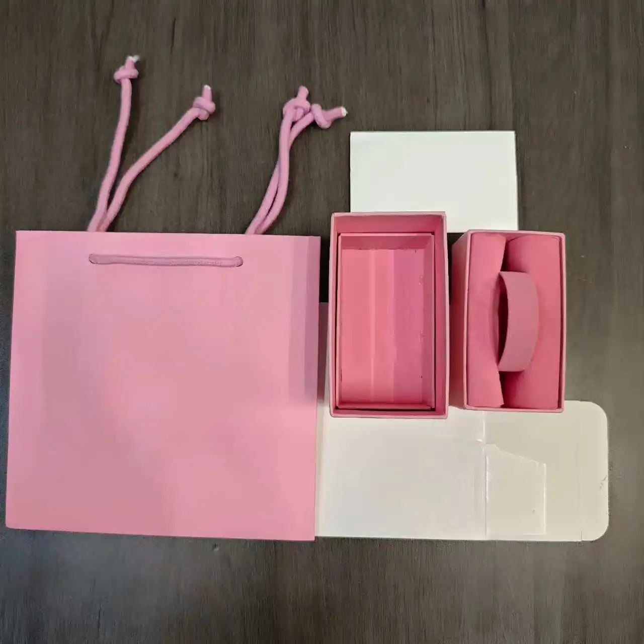 

Оригинальная розовая упаковочная коробка 2025 года, упаковочная коробка для колец-браслетов, подарочная коробка для фестивальных украшений