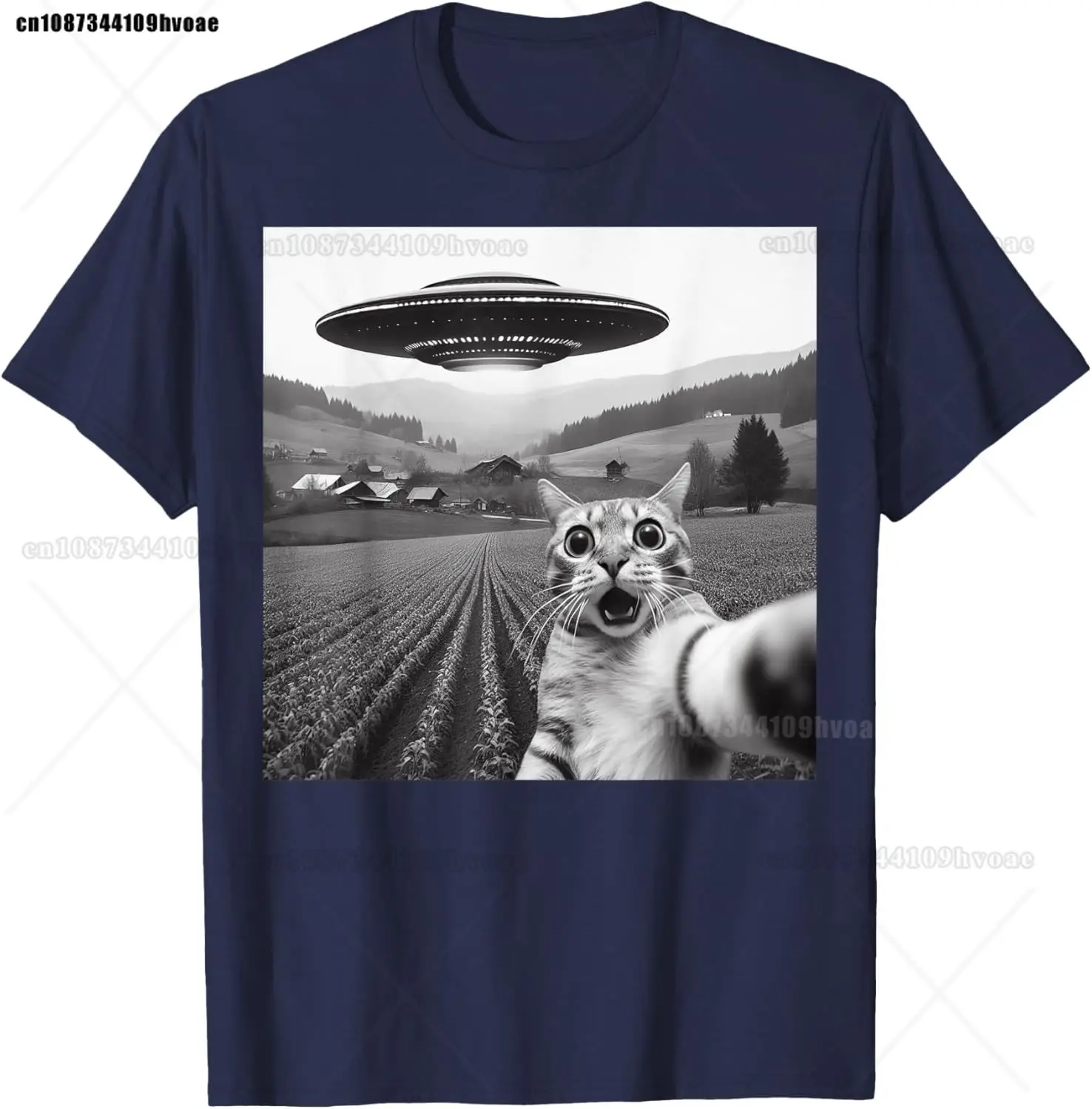 Cat Selfie With Alien UFO Funny Cat Gifts For Men T-Shirt