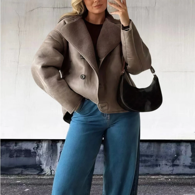 

Vintage Lamb Fur Lapel Long Sleeved Jacket for Women in Autumn and Winter 2025 New Three Button Patchwork Short Jacket