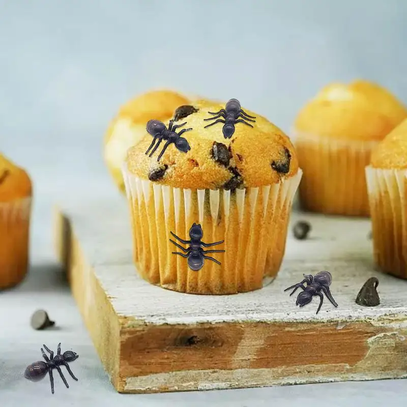 Mainan semut tiruan mainan lelucon pesta Halloween simulasi semut plastik Mini Ant mainan lelucon serangga lucu mainan semut serangga untuk anak-anak