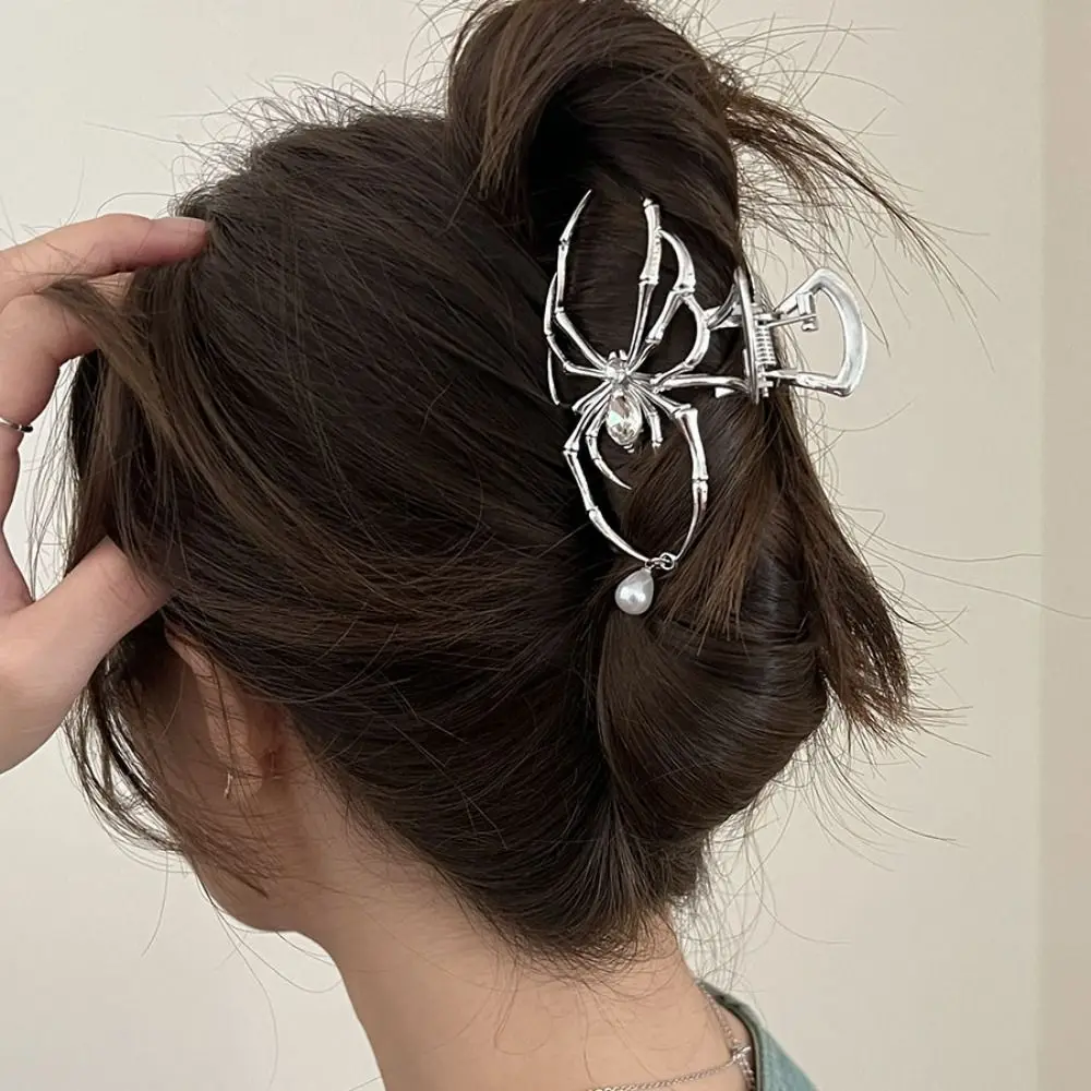 Creative Hollow Spider Hair Claw rhinestone Geometric Large Shark Clip Y2K Hair Accessories Metal Hair Claw Halloween
