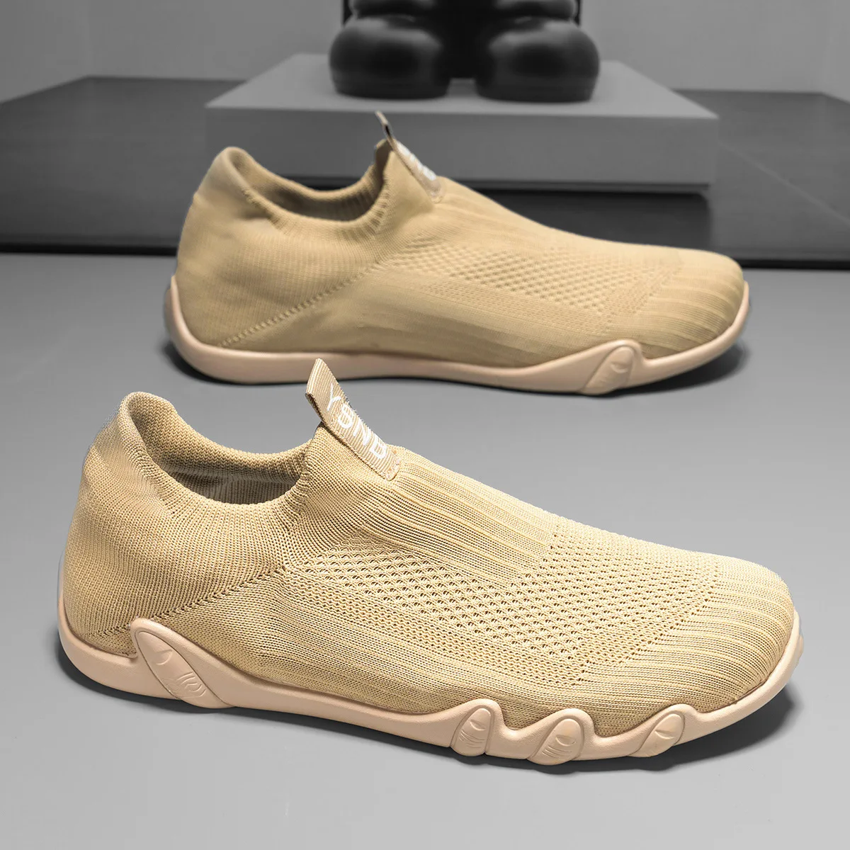 New Men's Shoes for Spring 2025 Breathable Fly-woven Casual Mesh Shoes Trendy Low-top Soft-soled Shoes Student Comfort Sneaker