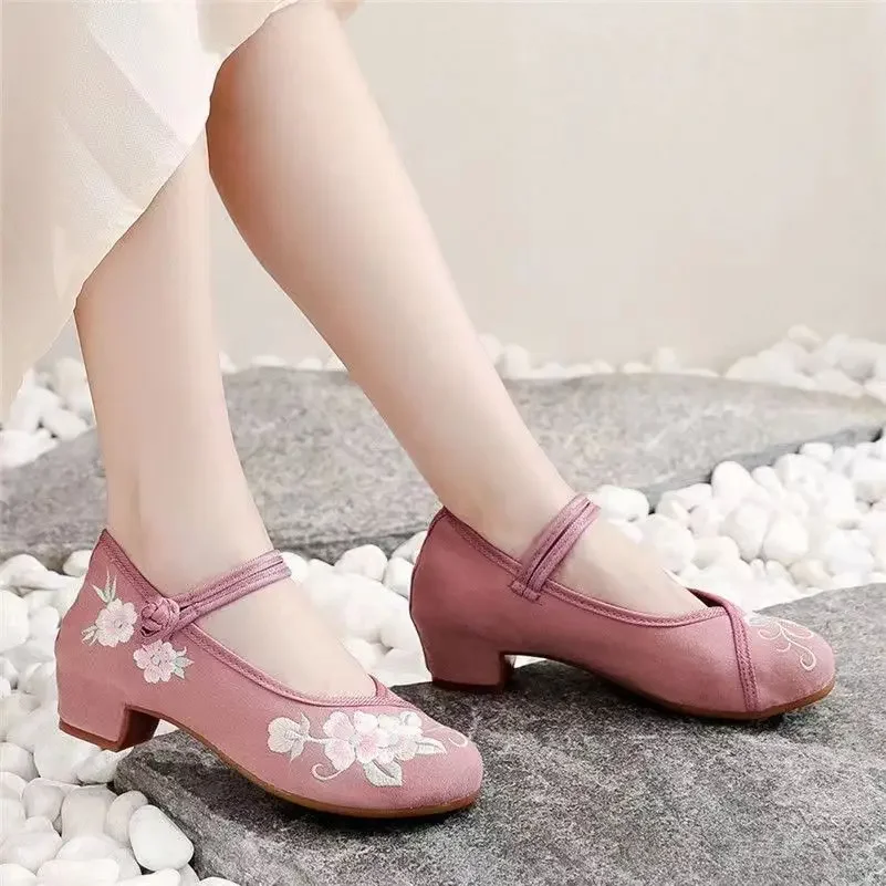 Chinese Embroidered Shoes Women High Heels Cheongsam National Style Mother Shoes Spring and Autumn Old Beijing Cloth Shoes