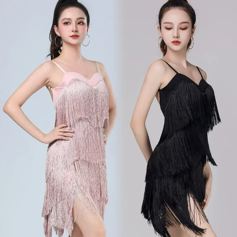 大人用の夏用4層フリルフローイドレス、ストラップ付きで背中が開いたデザイン、国家標準のラテンダンス練習用衣装