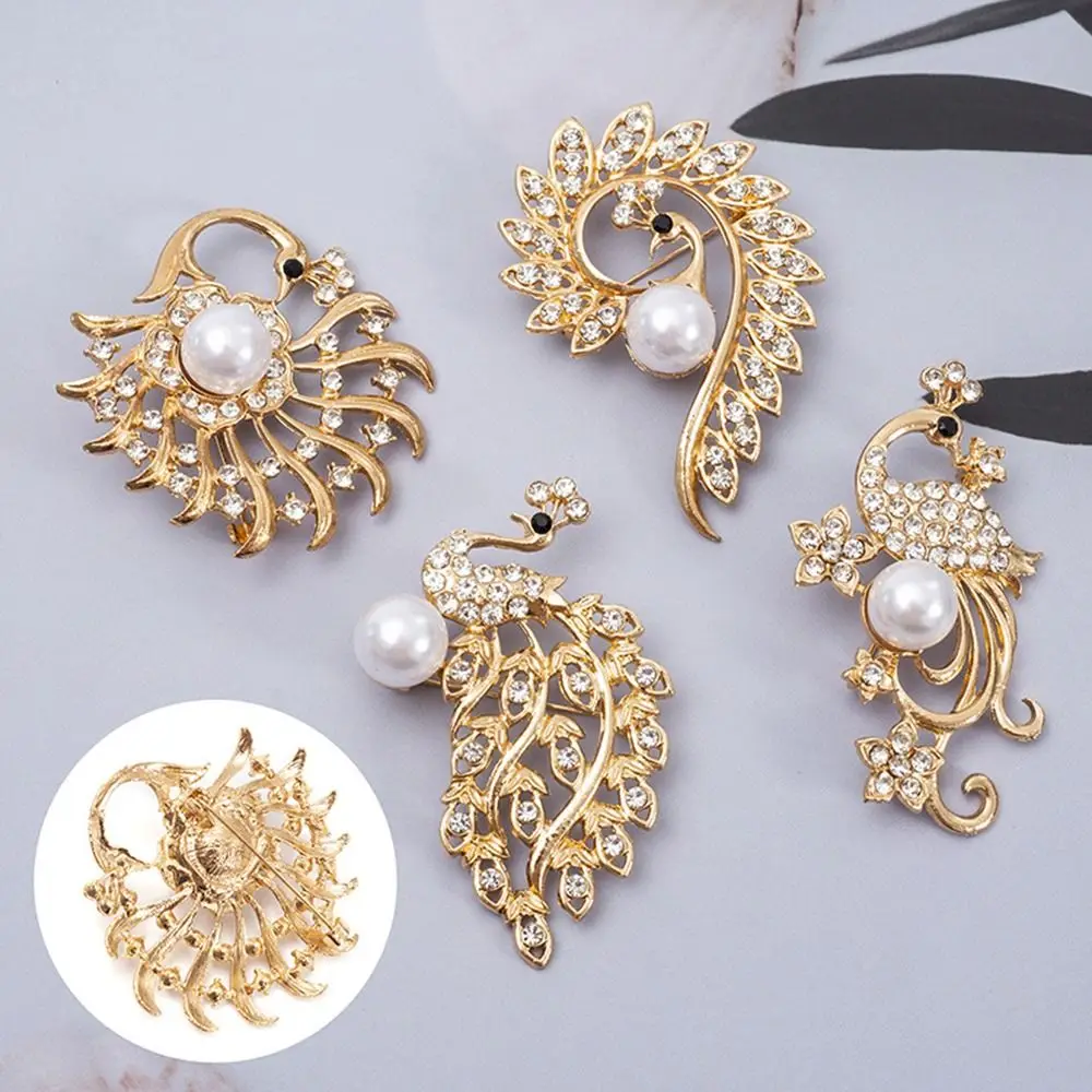 Стильная брошь со стразами и жемчугом в виде павлина, элегантная ювелирная клипса из сплава, модное украшение для значка для женщин, 4 шт.