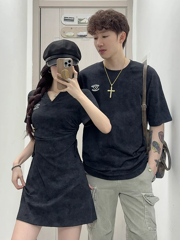 Couple correspondant été ort Sve t-shirts et jupes minceur Design coréen Sle trajet doux Polyester Fiber v-ne