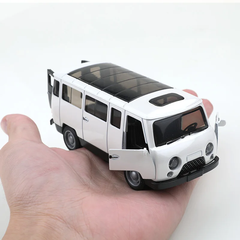 (Verpackt) Nachbildung eines UAZ-452 Dreitürigen Vintage-Vans im Maßstab 1:36, Druckgussmetall, Jungenspielzeug, Selbstentwickelte Simulation. – Detail 5