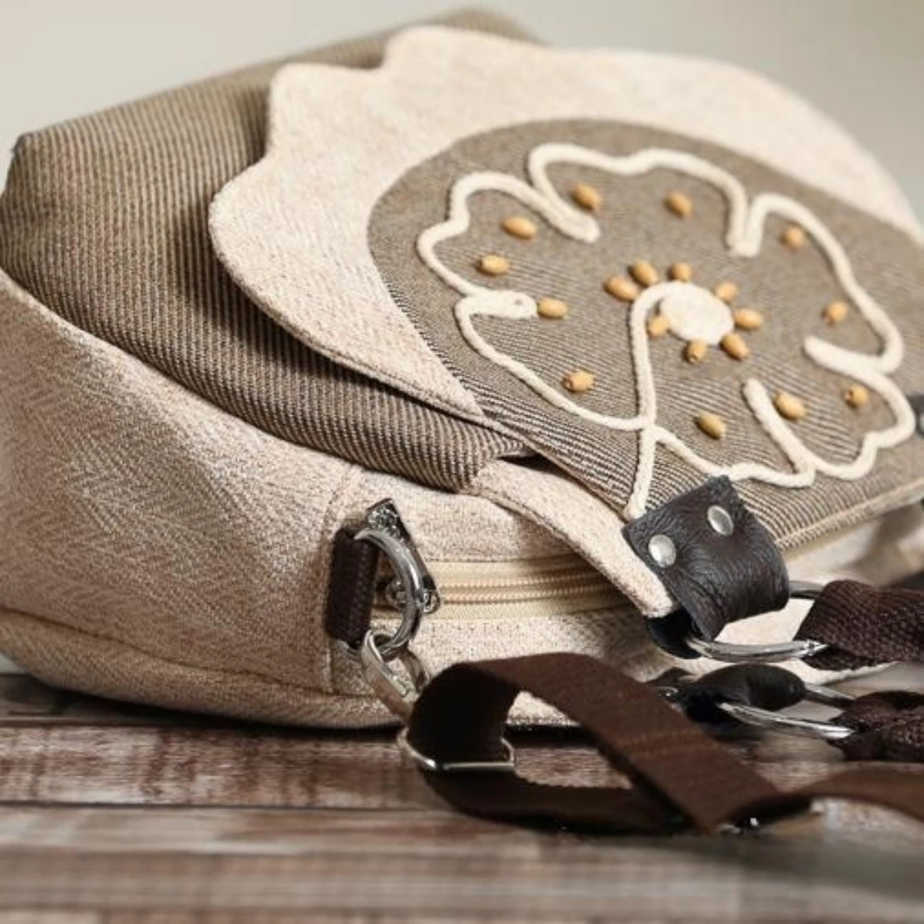 Women's Handheld Crossbody Bag Versatile, Simple and Lightweight Canvas One Shoulder Flower Splice