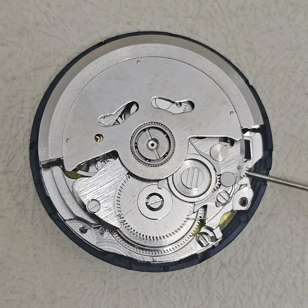 China NH35 automatic mechanical movement high-precision 24 gemstone watch replacement parts NH35 3 o'clock calendar