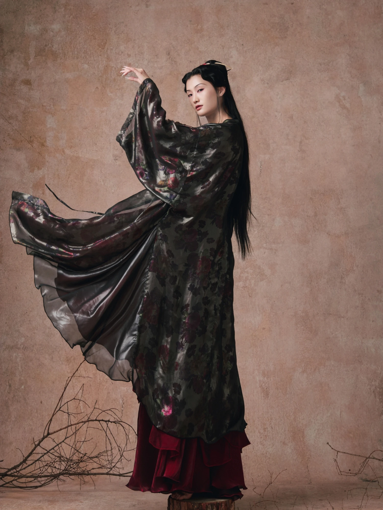 

WYZ Night Banquet Flower adow Embroidered Red Bla Silk Dance Outerwear Large Sve awl Traditional Chinese Sle Women...