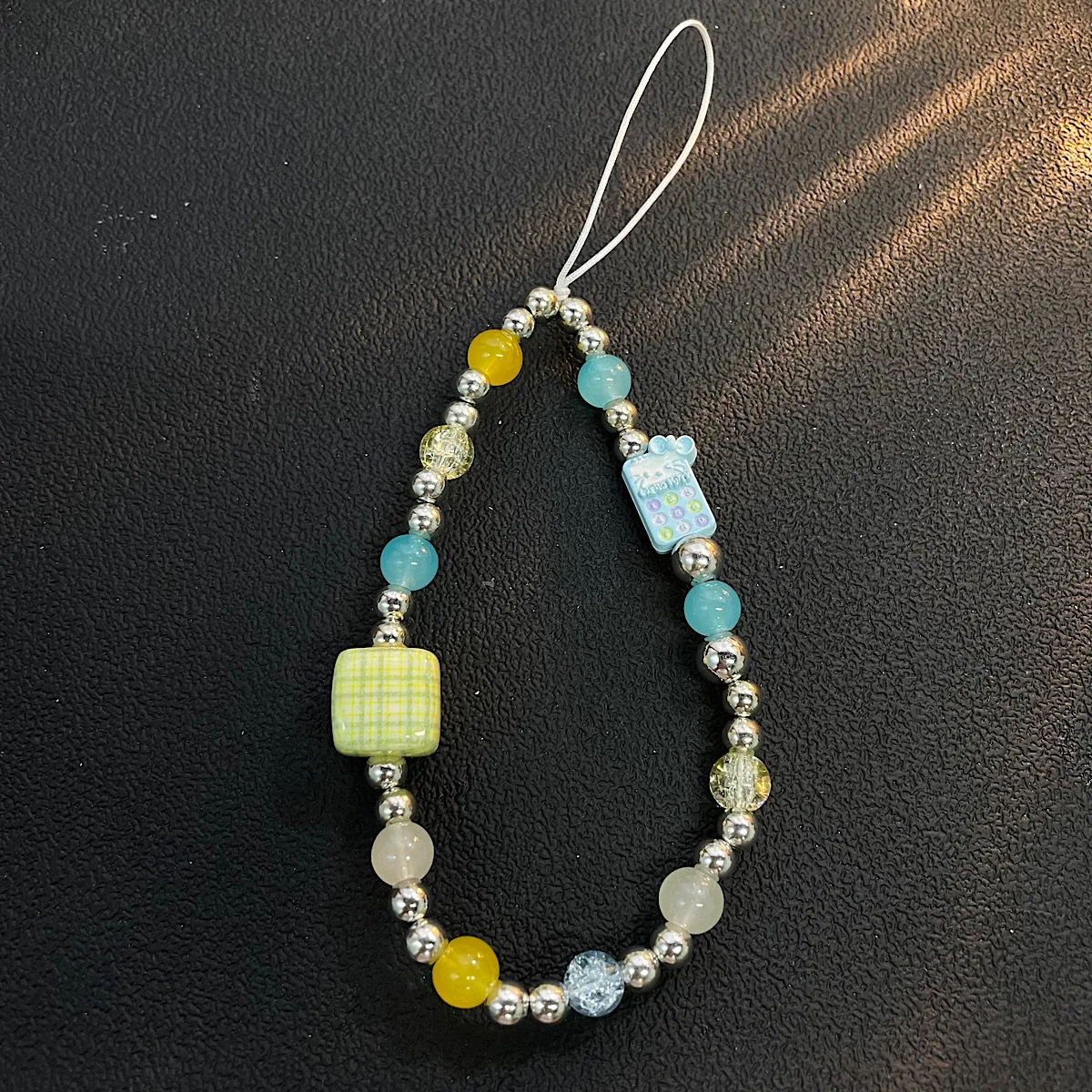 مطرز الأصفر متقلب KT القط BB الهاتف الحبل Ins شريط للرسغ رائعة وجميلة حقيبة الديكور آيفون 17 16 سامسونج