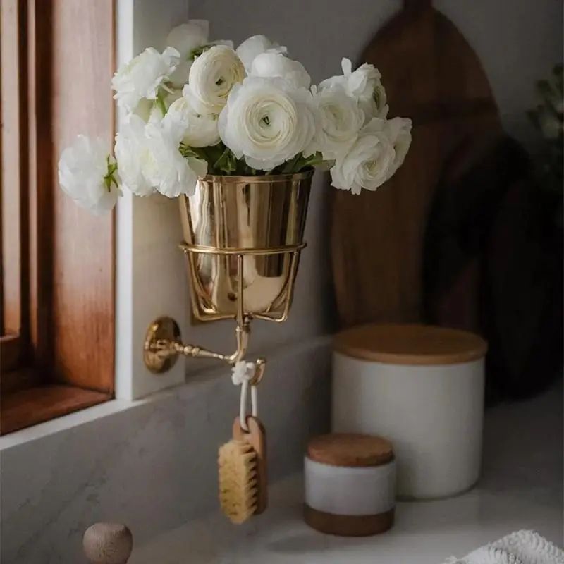 

Elegant Wall Mounted Metal Container Vase Wall Vessel for Flowers Arrangements and Artistics Home Decors Organizers Y5GB