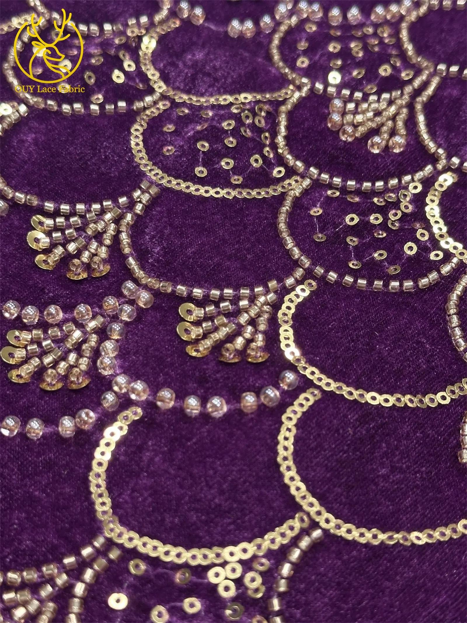 Weinroter nigerianischer Samtstoff mit Stickerei und Perlen, hochwertiger afrikanischer Spitzenstoff, französische Pailletten-Spitze für Damen-Hochzeitskleider – Detail 19
