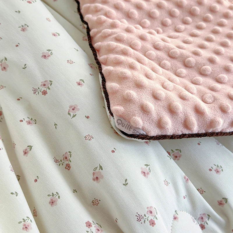Korean Ins Printed Cotton Quilt Thickened Warm Locked Temperature Quilts in Winter Fluffy and Breathable Bedroom Bed Blanket