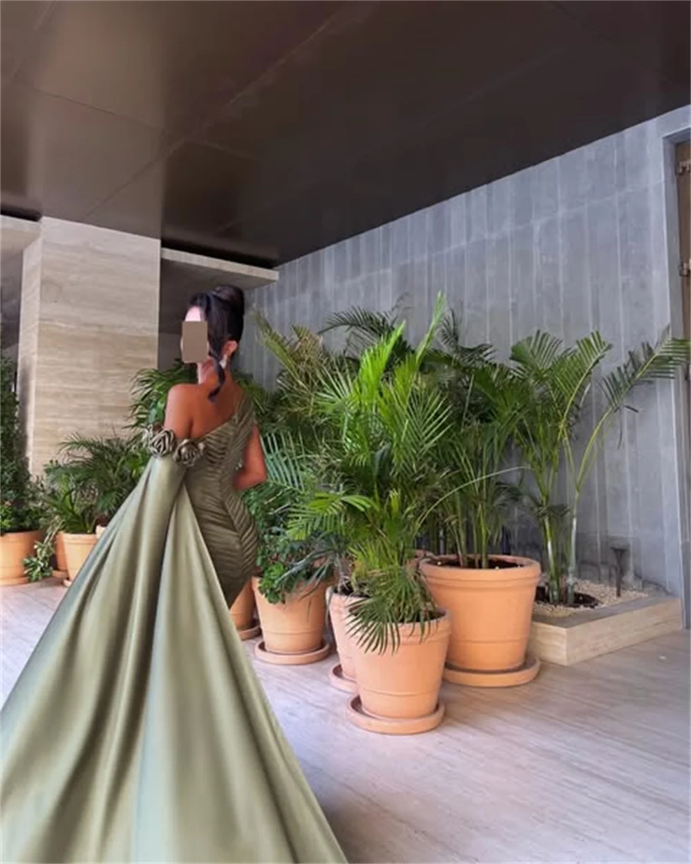 

Beautiful Strapless Pleated Sexy Mermaid Backless Evening Dress Floor Length Court Party Gown with Flowers Customized