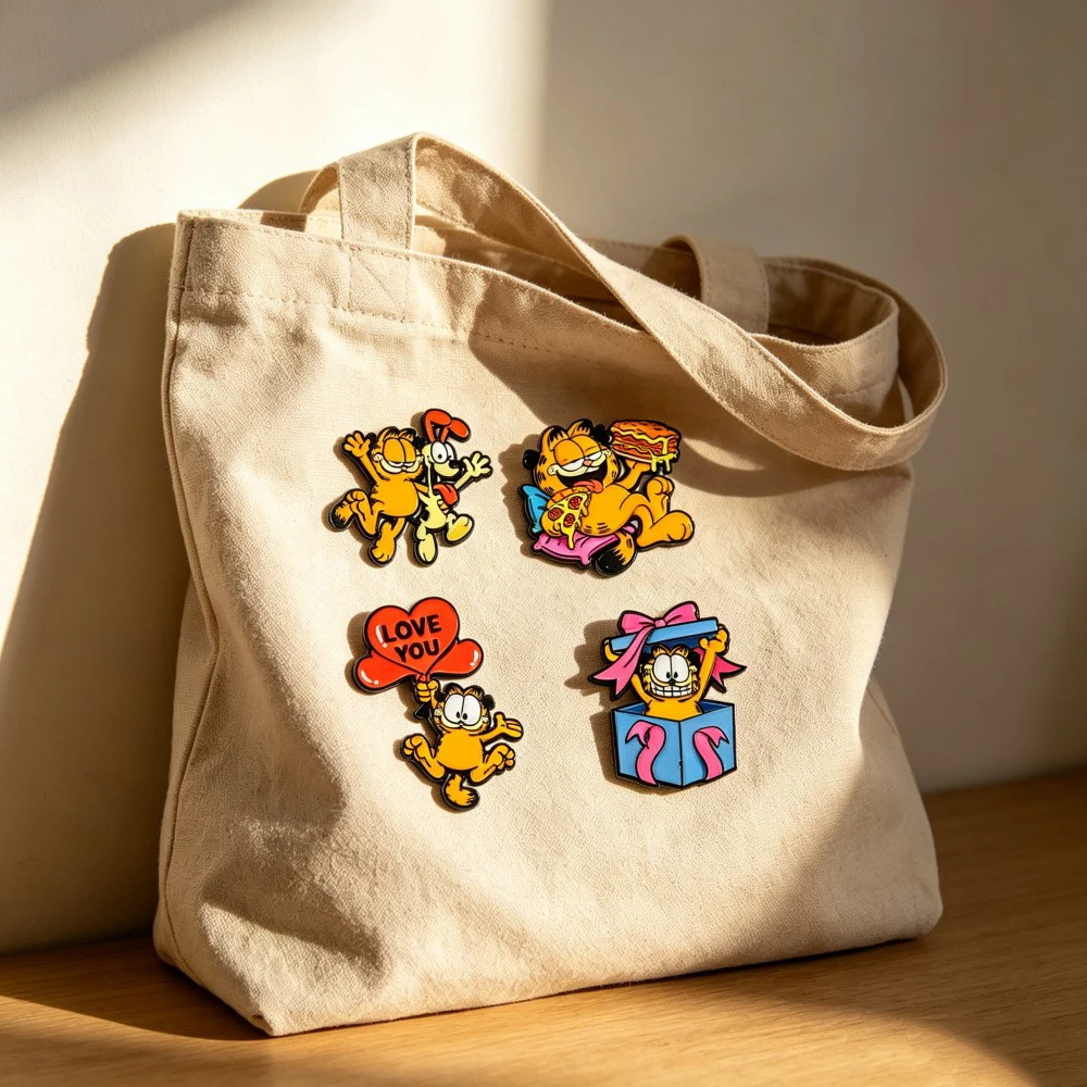 4-teiliges Set mit orangefarbenen Katzen-Cartoon-Emaille-Pins, Anime-Anstecknadeln für Rucksack, Jacke, Kleidung, Dekoration, lustige Sammler-Broschen, Geschenk – Detail 6