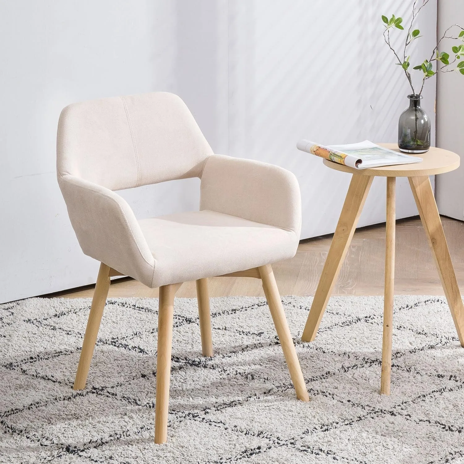 كرسي مكتب. كرسي زينة بدون عجلات، كرسي مريح لتناول الطعام وغرفة النوم وغرفة النوم والمكتب المنزلي. بيج