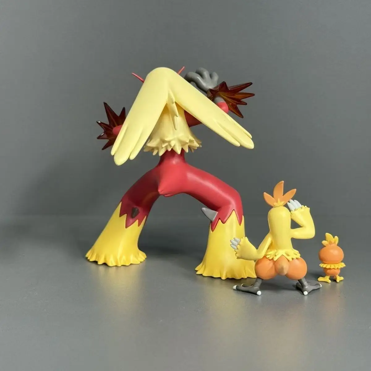 Anime Pokemon Figure Blaziken Evolutionary Group Action Figures in PVC Collezione Modello Giocattoli Regali